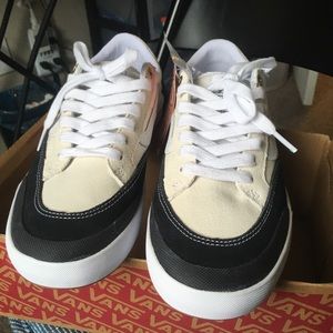 VANS BERLE PRO 7.5 US | SKATE SHOES | WHITE/BLACK